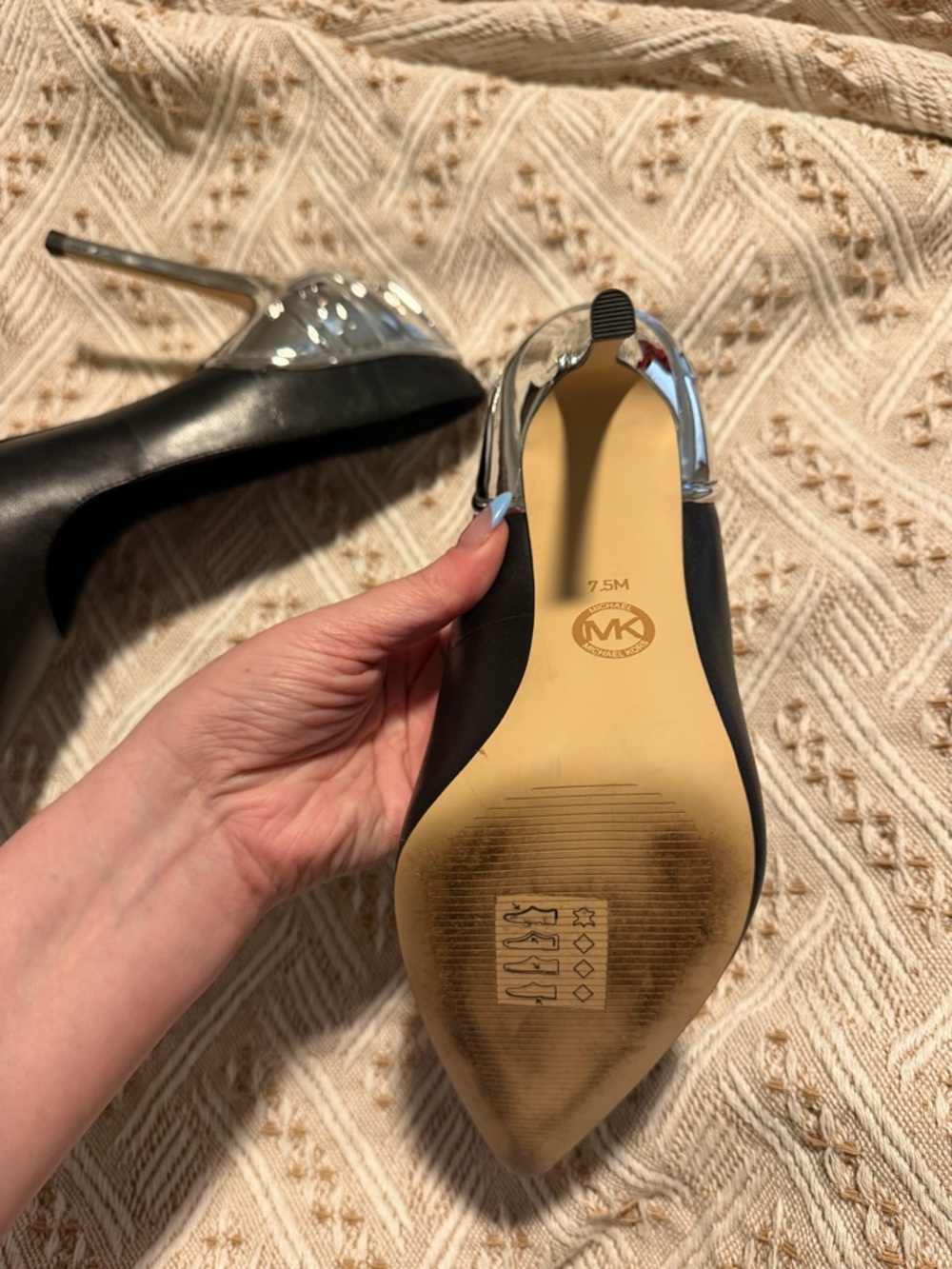 Michael Kors Khloe Leather Pump Black & Silver Logo Heel - Picture 5 of 10